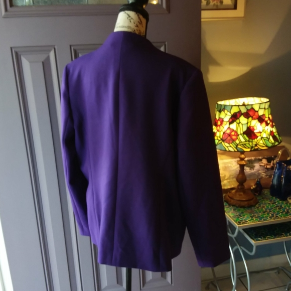 Jacket - Picture 2 of 7